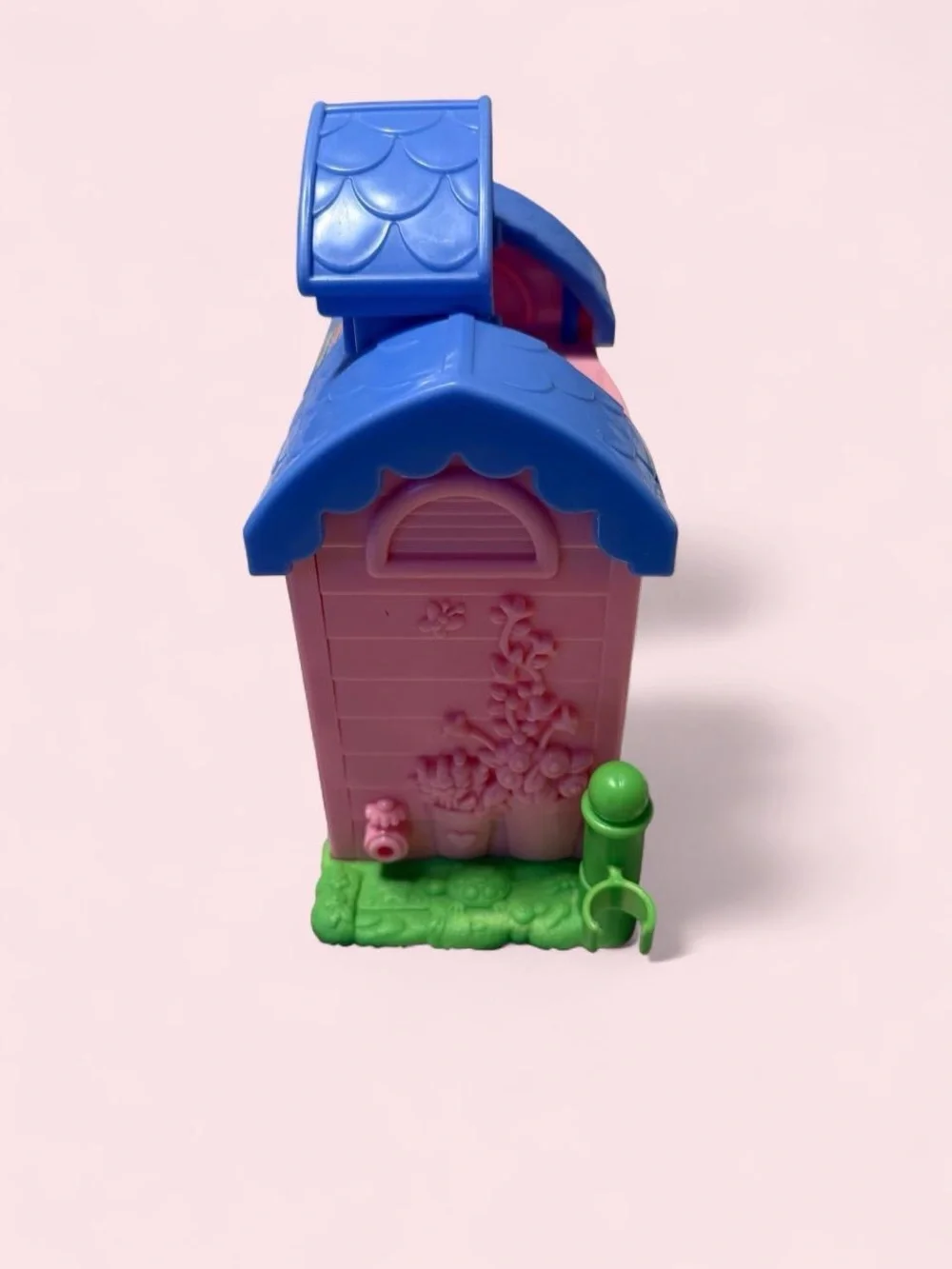 Fisher-Price Little People Tea Party Playhouse in Pink, Blue & Green